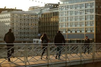 Žene u Švajcarskoj zarađuju 43 odsto manje od muškaraca Žene u Švajcarskoj zarađuju 43 odsto manje od muškaraca