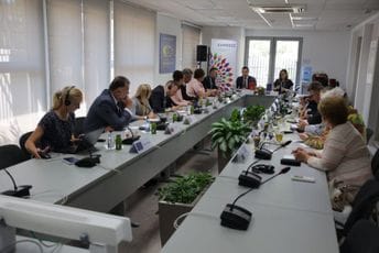 Popa Bečiću: Crna Gora da bude fokusirana na reforme iz evropske agende Popa Bečiću: Crna Gora da bude fokusirana na reforme iz evropske agende