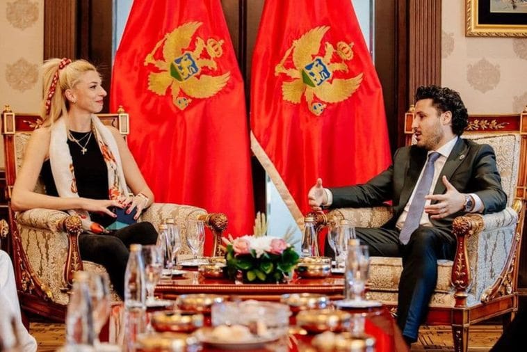 Abazović upriličio prijem za Mariju Vuković: Ponosni smo na sve što je uradila za crnogorski sport Abazović upriličio prijem za Mariju Vuković: Ponosni smo na sve što je uradila za crnogorski sport