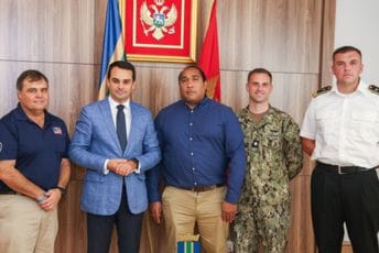 Raičević primio delegaciju američke moranarice: Ponosni što su partneri Baru i Crnoj Gori Raičević primio delegaciju američke moranarice: Ponosni što su partneri Baru i Crnoj Gori