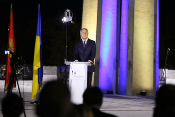 Đukanović: Crna Gora podržava Ukrajinu jer se bori za slobodu i brani pravo svake demokratske države Đukanović: Crna Gora podržava Ukrajinu jer se bori za slobodu i brani pravo svake demokratske države