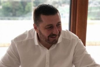 Kosanović: Nijesam ovlašćeno lice u srpskoj firmi, niti sam platio zaplijenjene cigarete Kosanović: Nijesam ovlašćeno lice u srpskoj firmi, niti sam platio zaplijenjene cigarete