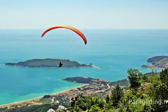 Nevrijeme otežava potragu za paraglajderistima: Teren pretražuju dronovima Ilustracija