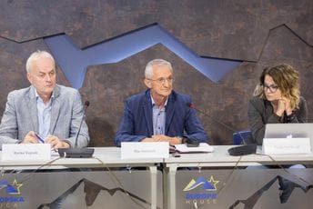 MMS: Crnogorski novinari i mediji ne poznaju dovoljno rad društvenih mreža MMS: Crnogorski novinari i mediji ne poznaju dovoljno rad društvenih mreža