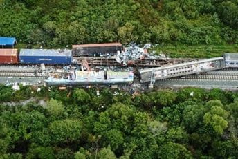 Plenković: Troje poginulih i 11 povrijeđenih u sudaru vozova Plenković: Troje poginulih i 11 povrijeđenih u sudaru vozova