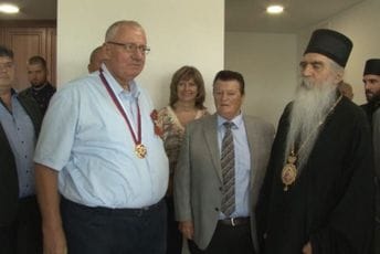 Bursać: Kolje Šešelj, ali kolje i Crkva Srbije