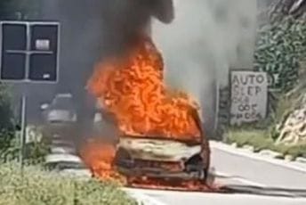 Iznad Risna gorio automobil (VIDEO) Iznad Risna gorio automobil (VIDEO)