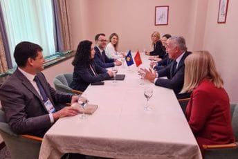 Đukanović s Osmani: Crna Gora i Kosovo čvrsto na principima očuvanja stabilnosti regiona Đukanović s Osmani: Crna Gora i Kosovo čvrsto na principima očuvanja stabilnosti regiona