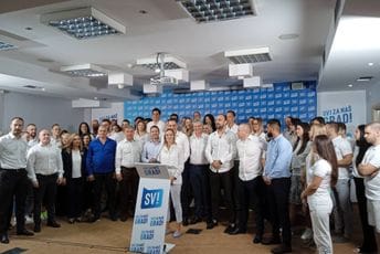 Na listi "Svi za naš grad" Danka Kovinić, Marija Vuković, Žuti Serhatlić, Brano Milačić, Žaklina Oštir... Na listi "Svi za naš grad" Danka Kovinić, Marija Vuković, Žuti Serhatlić, Brano Milačić, Žaklina Oštir...