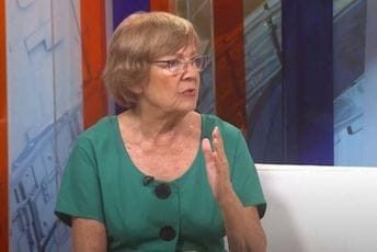 Pešić: Zastupanje konzervativne ideologije Vučić prepustio SPC Pešić: Zastupanje konzervativne ideologije Vučić prepustio SPC