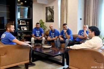 Radnici Željezare stigli u zgradu Vlade Radnici Željezare na ranijem sastanku sa Abazovićem