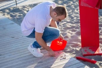 Sa Clean Up Day-a u Ulcinju poslata važna poruka: Zamislite da svako baci opušak na pravo mjesto? Sa Clean Up Day-a u Ulcinju poslata važna poruka: Zamislite da svako baci opušak na pravo mjesto?
