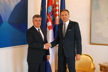 Krivokapić sa Milanovićem: Jačamo spone između Crne Gore i Hrvatske Krivokapić sa Milanovićem: Jačamo spone između Crne Gore i Hrvatske