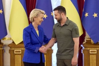 Fon der Lajen u Kijevu: Impresionirana sam brzinom kojom Ukrajina napreduje ka EU Fon der Lajen u Kijevu: Impresionirana sam brzinom kojom Ukrajina napreduje ka EU