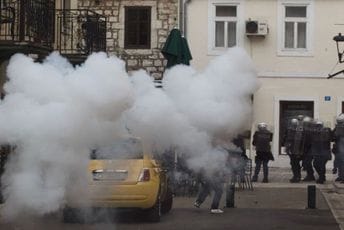 Utvrđena prekomjerna upotreba suzavca i prekoračenje ovlašćenja na Cetinju 5. septembra prošle godine