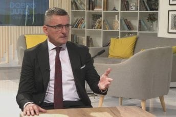 Radulović: Zakoni se ne smiju usvajati za potrebe pojedinca, javni interes ne može biti da se nekome produži mandat