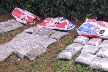 Tuzi: Pretresom kuće pronađena marihuana i rezani duvan, raspisana potraga za vlasnikom Tuzi: Pretresom kuće pronađena marihuana i rezani duvan, raspisana potraga za vlasnikom