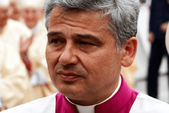 Pucano na papinog izaslanika u Ukrajini Pucano na papinog izaslanika u Ukrajini