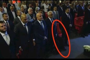 GI “21. maj”: Zašto je izostala reakcija načelnika policije na postupak popa Backovića tokom intoniranja himne GI “21. maj”: Zašto je izostala reakcija načelnika policije na postupak popa Backovića tokom intoniranja himne