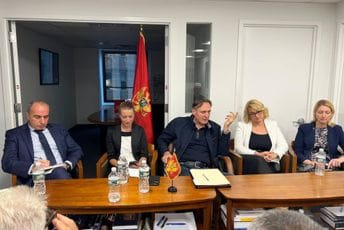 Krivokapić u Njujorku: Neko je možda mogao prevariti neke crnogorske građane, ali ne može Brisel i Vašington Krivokapić u Njujorku: Neko je možda mogao prevariti neke crnogorske građane, ali ne može Brisel i Vašington