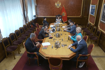 Radulović: Imperativ je kompetentan i kompletan Ustavni sud; Kojičić: Odgovornost na poslanicima da sačuvaju zemlju Radulović: Imperativ je kompetentan i kompletan Ustavni sud; Kojičić: Odgovornost na poslanicima da sačuvaju zemlju