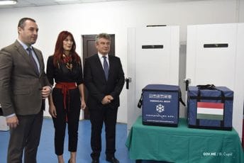 Mađarska donirala Crnoj Gori 11.700 Fajzer vakcina: „Potvrda tradicionalno prijateljskih odnosa“ Mađarska donirala Crnoj Gori 11.700 Fajzer vakcina: „Potvrda tradicionalno prijateljskih odnosa“