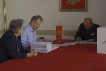 Izborna komisija potvrdila prvu listu uoči izbora u Podgorici Izborna komisija potvrdila prvu listu uoči izbora u Podgorici