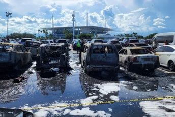 Florida: Navijači ostavili upaljen roštilj, izgorjelo 11 automobila Florida: Navijači ostavili upaljen roštilj, izgorjelo 11 automobila