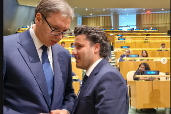 Abazović sa Vučićem u Njujorku: Nastavljamo kasnije o unapređenju saradnje Crne Gore i Srbije Abazović sa Vučićem u Njujorku: Nastavljamo kasnije o unapređenju saradnje Crne Gore i Srbije