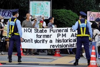 Muškarac se zapalio nedaleko od kancelarije premijera u Tokiju Muškarac se zapalio nedaleko od kancelarije premijera u Tokiju