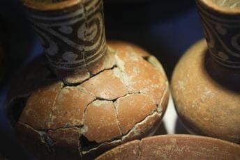 Arheolozi pronašli opijum u grnčariji staroj 3.500 godina Arheolozi pronašli opijum u grnčariji staroj 3.500 godina