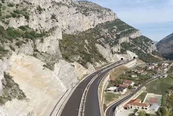 Vlada preusmjerila 1,3 miliona eura za rekonstrukciju pita Bioče-Mataševo-Kolašin Vlada preusmjerila 1,3 miliona eura za rekonstrukciju pita Bioče-Mataševo-Kolašin