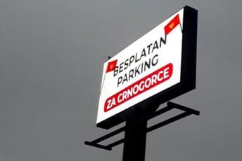 Još jedna lijepa scena iz Zenice: "Besplatan parking za Crnogorce" Još jedna lijepa scena iz Zenice: "Besplatan parking za Crnogorce"