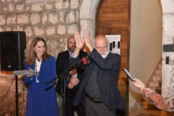 Cetinje kao pouzdano ishodište Dimitrijevog umjetničkog i intelektualnog bića Cetinje kao pouzdano ishodište Dimitrijevog umjetničkog i intelektualnog bića