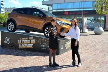Mileni Šćepanović iz Kolašina uručen automobil Renault Capture u nagradnoj igri kompanije Mtel Mileni Šćepanović iz Kolašina uručen automobil Renault Capture u nagradnoj igri kompanije Mtel
