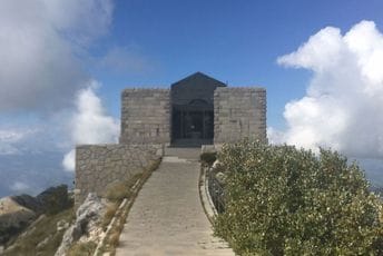 U ponedjeljak i utorak se ne radi U ponedjeljak i utorak se ne radi