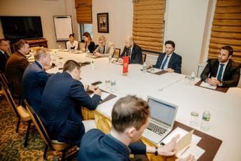 Abazović na brifingu sa novinarima: Bilo riječi o Otvorenom Balkanu, političkoj situaciji u Crnoj Gori Abazović na brifingu sa novinarima: Bilo riječi o Otvorenom Balkanu, političkoj situaciji u Crnoj Gori