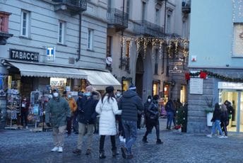 Prvi znaci novog talasa kovida uočeni u Śevernoj Evropi Prvi znaci novog talasa kovida uočeni u Śevernoj Evropi