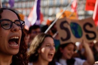 Hiljade ljudi u Španiji na protestu protiv energetske krize i visoke inflacije Hiljade ljudi u Španiji na protestu protiv energetske krize i visoke inflacije