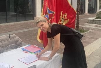 "Odbranimo čast i slobodu": Vuksanović-Stanković potpisala peticiju CPC "Odbranimo čast i slobodu": Vuksanović-Stanković potpisala peticiju CPC