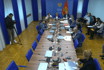 Zakonodavni odbor će ipak sjutra razmatrati prijedlog Đukanovića za razrješenje Skupštine Zakonodavni odbor će ipak sjutra razmatrati prijedlog Đukanovića za razrješenje Skupštine