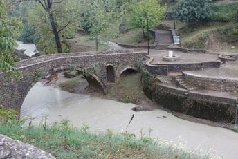 Obilne padavine poplavile objekte u Podgorici: Vatrogascima stigao veliki broj poziva građana