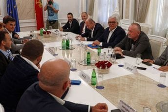 Igra škanjeva Igra škanjeva