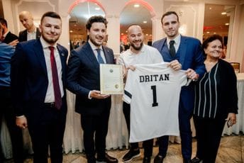 Abazoviću priznanje za promociju mira i pomirenje naroda od dijaspore u Njujorku Abazoviću priznanje za promociju mira i pomirenje naroda od dijaspore u Njujorku