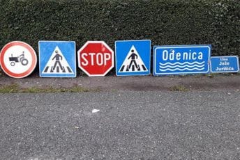 Hrvatska: Pijan ukrao šest saobraćajnih znakova, htio da ih odnese kući Hrvatska: Pijan ukrao šest saobraćajnih znakova, htio da ih odnese kući