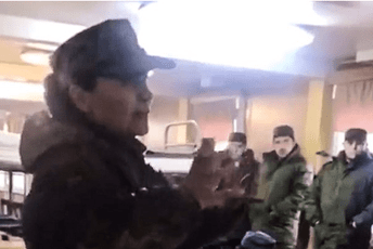 „Tamponi su obavezni“: Kako ruski oficiri pripremaju regrute za ratište (VIDEO) „Tamponi su obavezni“: Kako ruski oficiri pripremaju regrute za ratište (VIDEO)