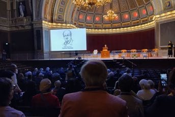 Boban Batrićević na međunarodnom kongresu PEN-a u Upsali: U Crnoj Gori vlast progoni pisce i kritičare Boban Batrićević na međunarodnom kongresu PEN-a u Upsali: U Crnoj Gori vlast progoni pisce i kritičare