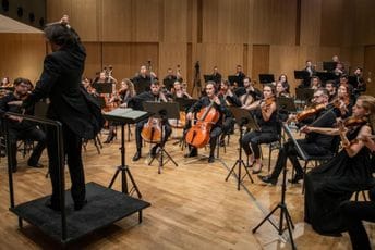 Timski rad sa puno entuzijazma obilježio premijerni koncert CSO u novoj sezoni Timski rad sa puno entuzijazma obilježio premijerni koncert CSO u novoj sezoni
