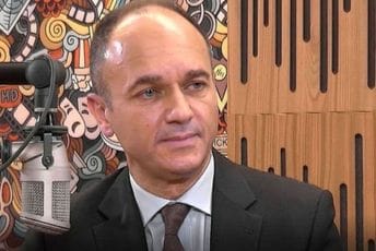 Vuletić: Vuksanović-Stanković čitav život stoji nasuprot Šešelju i njegovim političkim nasljednicima koji prijete susjedima Vuletić: Vuksanović-Stanković čitav život stoji nasuprot Šešelju i njegovim političkim nasljednicima koji prijete susjedima