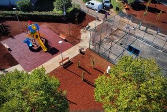 Stanovnici Ulice Miladina Popovića dobili mjesto za igru, druženje i rekreaciju Stanovnici Ulice Miladina Popovića dobili mjesto za igru, druženje i rekreaciju